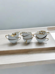 Service à café végétal doré et assiettes à dessert - 35 pièces