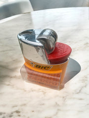 Présentoir pour briquet BIC orange