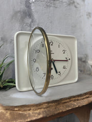 Horloge murale vintage blanche
