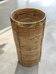 Grand et ancien porte parapluie/plante rotin laiton