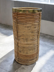 Grand et ancien porte parapluie/plante rotin laiton