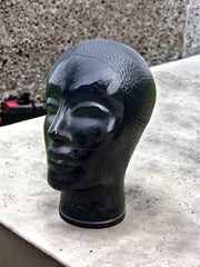 Statue tête en verre noir