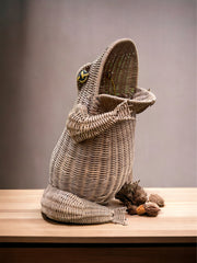 Porte-revue grenouille vintage en rotin d'Olivier Cajan, 1970