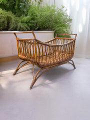 Berceau en rotin vintage